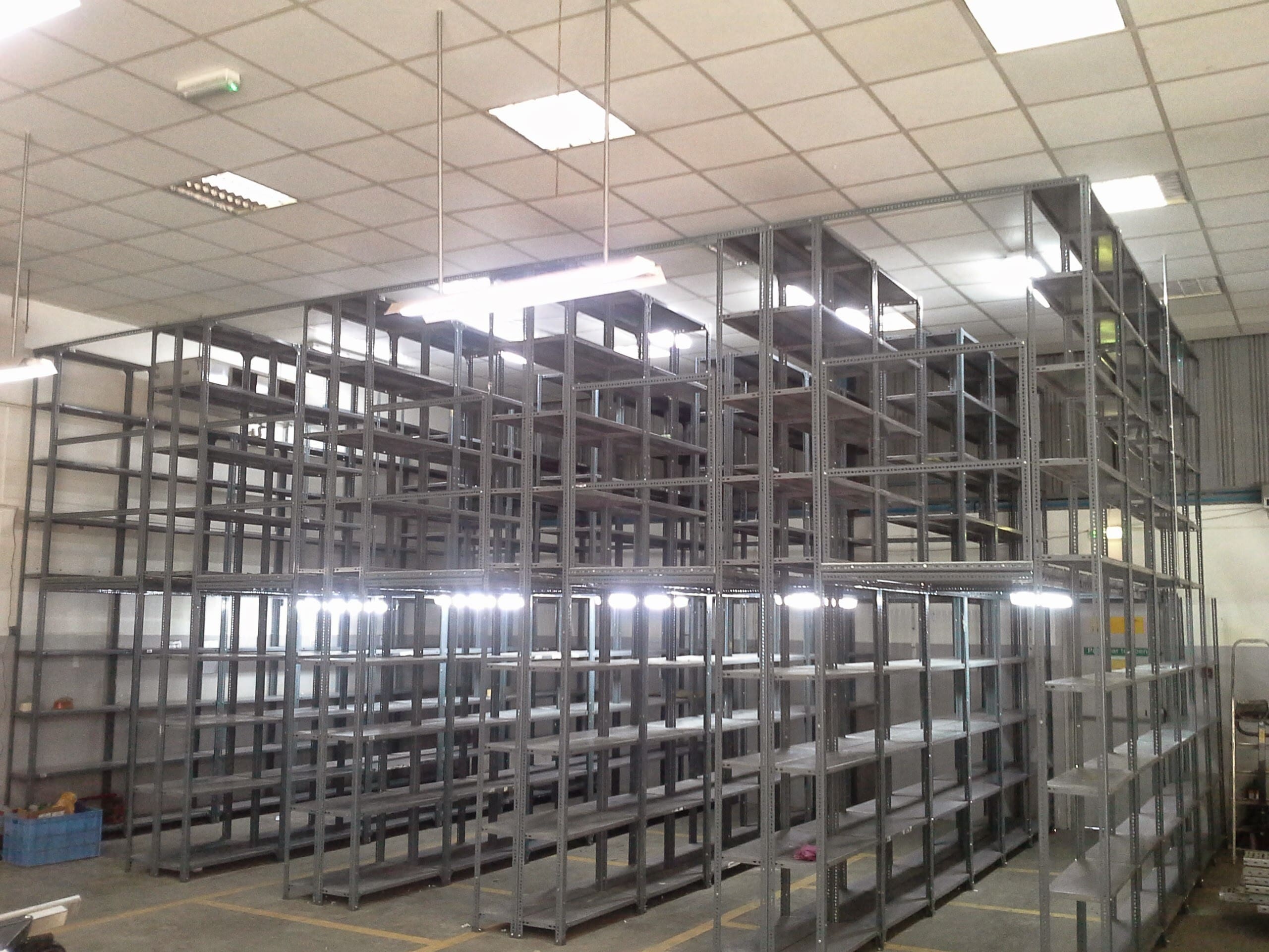 slotted angle racks supplier in Dubai by Souk Stores