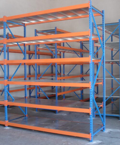 Long span racking system by Souk Stores